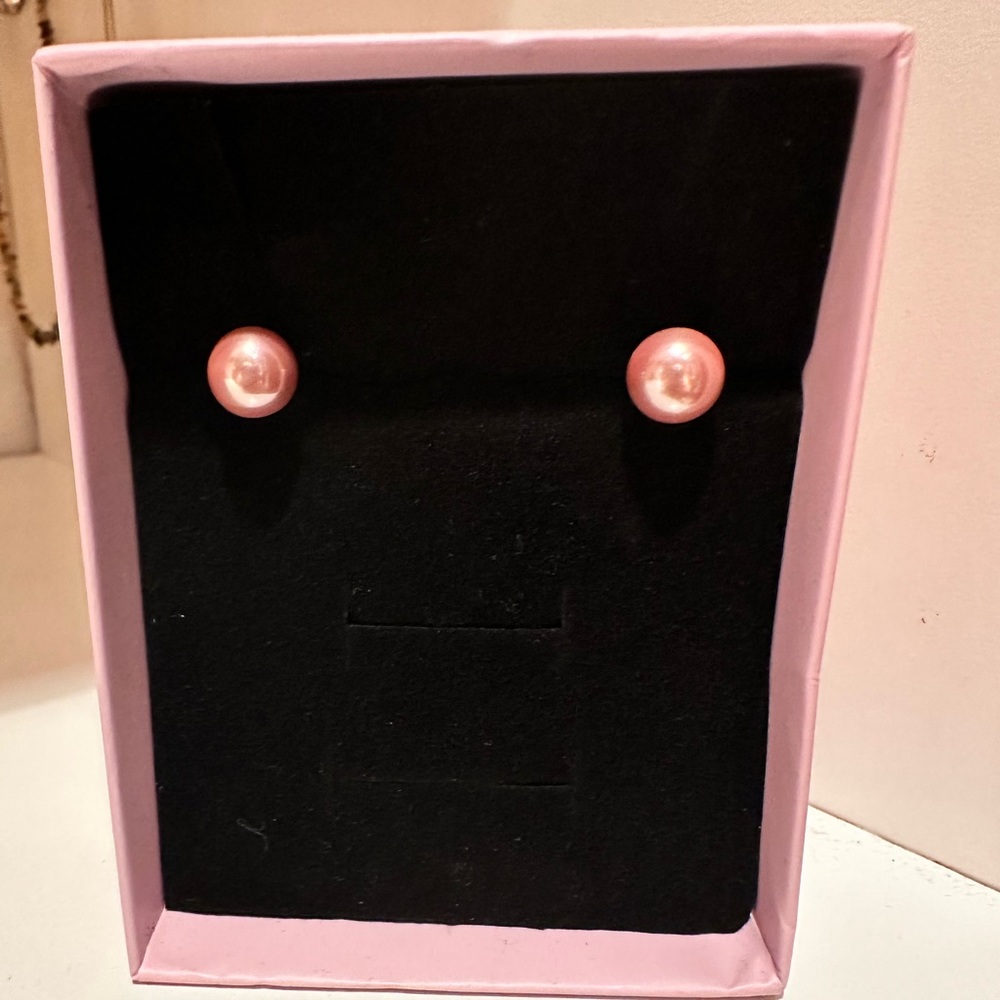 Fresh Water Stud Pearl Earrings